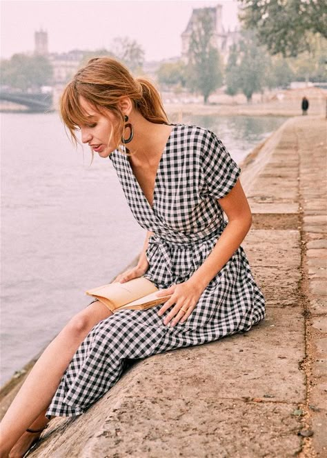 Trendy Dresses Summer, Paris Mode, Summer Dresses For Wedding Guest, Cotton Fashion, White Dress Summer, Parisian Chic, Look Vintage, French Girl, Mode Inspiration