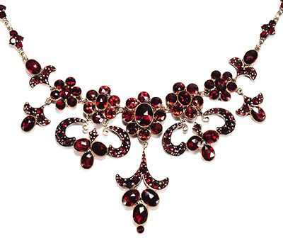 Dramatic Antique Garnet Necklace - The Three Graces ca. 1910 Silver Costume, The Three Graces, Costume Fashion, Three Graces, Bracelets Gold, Garnet Necklace, Garnet Jewelry, Best Jewelry Stores, Vintage Jewellery