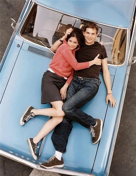 Amanda Peet and Ashton Kutcher portray the characters of respectively Emily Friehl and Oliver Martin in the movie "A Lot Like Love"....... A Lot Like Love, Amanda Peet, Ashton Kutcher, Film, Blue