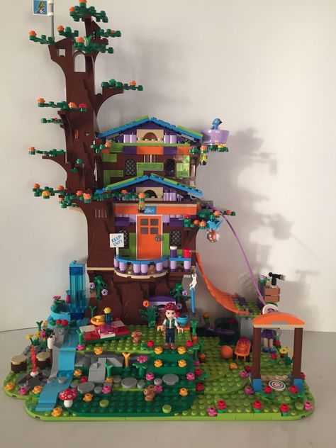 Lego Cute Ideas, Lego Friends Ideas, Cool Lego Builds, Cute Lego Ideas, Lego Tree House, Lego Display Ideas, Lego Tree, Lego House Ideas, Lego Furniture