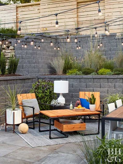 Industrial Outdoor Furniture, Pretty Patios, Industrial Outdoor, Raised Gardens, Spray Paint Furniture, Small Backyards, Inspiring Outdoor Spaces, Industrial Garden, Work Benches