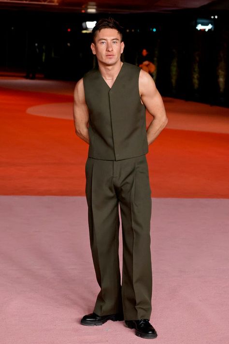 The Most Daring Outfits Barry Keoghan Has Worn - Business Insider Burberry Fashion Show, Daring Outfits, Academy Museum Gala, Olive Green Vest, Loose Tie, Academy Museum, Barry Keoghan, Gala Outfit, White Louis Vuitton