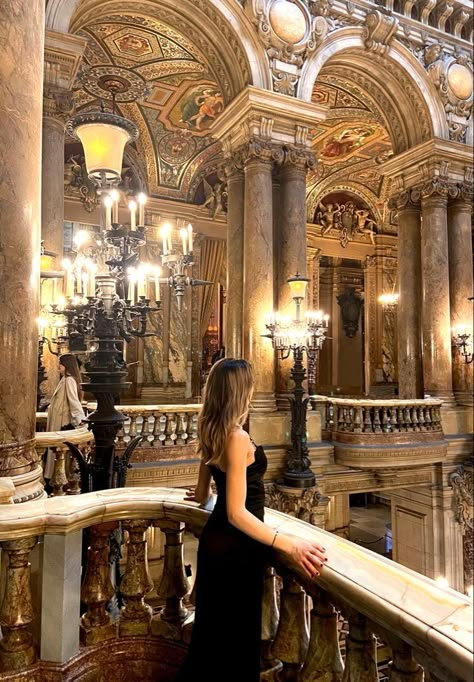 Venice Opera Outfit, Opera Instagram Pictures, Paris Opera Ballet Aesthetic, Paris Photo Ideas Aesthetic, Paris Rich Aesthetic, Paris Birthday Aesthetic, Paris Pictures Aesthetic, Rich Love Aesthetic, Opera Photoshoot