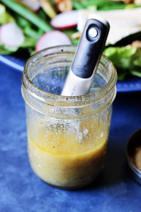 Shallot Dijon Vinaigrette, Simple Vinegrette Salad Dressing, French Vinegrette Recipe, Shallot Vinegarette Dressing, Sherry Vinegar Salad Dressing, Vinegrette Dressing, Homemade French Dressing, French Dressing Recipe, French Salad Dressing