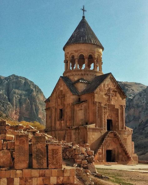 Armenian Architecture, Armenian Church, Hp Sauce, Armenian Culture, Architecture Sketchbook, Landlocked Country, Old Churches, Dream Travel Destinations, Armenia