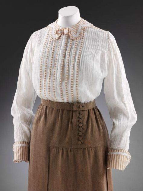 Blouse | V&A Explore The Collections Fashion 1910, White Linen Blouse, 1900s Fashion, 1910s Fashion, Period Dress, Edwardian Dress, 20th Century Fashion, Old Dresses, Antique Clothing