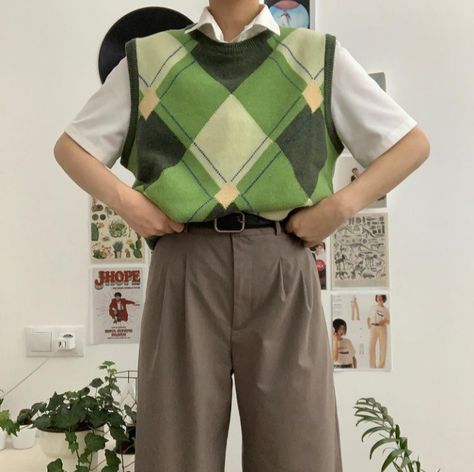 Green Academia Aesthetic Outfit, Academia Aesthetic Outfit Men, Cute Kawaii Outfits, Academia Aesthetic Outfit, Green Sweater Vest, Sweater Vest Outfit, Green Outfit, Streetwear Men Outfits, Aesthetic Outfit