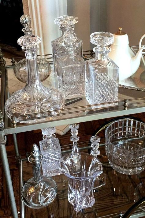 Antique Crystal Glassware, How To Display Crystal Glassware, Vintage Crystal Glassware Antiques, Liquor Decanter Display, Decanter Display Bar, Vintage Glassware Display, Crystal Decanter Display, Crystal Glassware Display, Vintage Crystal Glassware