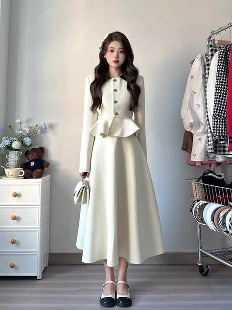 Formal Church Dresses, Sunday Dress Mizo Tleirawl, Modest Old Money Outfits, Dress To Impress Telenovela, Sunday Dress Top, Sunday Dress Outfit Church, Aesthetic Dresses Formal, Sunday Outfit Church, Elegant Dresses Casual