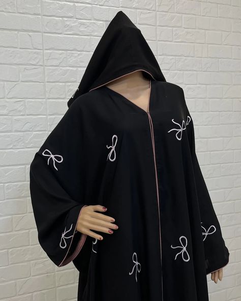 Video is at the end of the post swipe 👉 *All Over Front & Back Bow Embroidery Front Open Button Kaftan with Full Bow Embroidery Dupatta/Hijab🎀✨* *Fabric :-* Imported Korean Qatri Nida *Length:* 54"-56"- 57 *Chest Size :* Freesize *Prepaid Price :* Rs 1799 /- + Free Shipping Shipping all over India 🇮🇳 #abaya #shop #bow #bowabaya #smallbusiness #aesthetic #fypシ #explorepage #explore #hijabonline #hijab #nida #burkha #islam #islamicfashion #modesty #modestfashion #fashion #kaftan Smallbusiness Aesthetic, Abaya Shop, Hijab Fabric, Burkha Designs, Embroidery Dupatta, Bow Embroidery, Islamic Fashion, Chest Size, Front Open