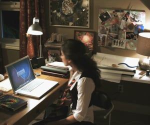 Spencer Hastings Room, Spencer Hastings Aesthetic, Spencer And Toby, Pll Aesthetic, Beauty And Brains, Spencer Hastings, 4 Images, Romanticizing School, Academic Motivation