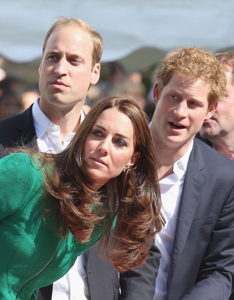 Kate, William, and Harry Bring Royal Flair to the Tour de France Ducesa Kate, Principe William Y Kate, Duchesse Kate, Kate And Harry, William And Harry, Prince William Et Kate, Duchesse Catherine, Prins William, Prins Harry