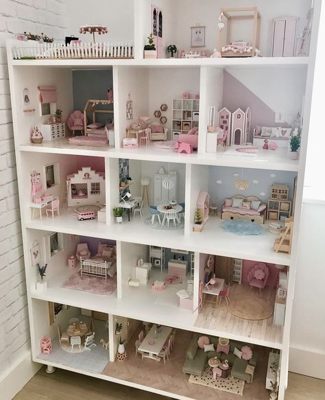 Lps Houses, Maileg Doll House, Dollhouse Bookshelf, Dollhouse Cabinet, Diy Barbie House, American Girl Doll House, Diy Doll Miniatures, Doll House Plans, Spring Kids