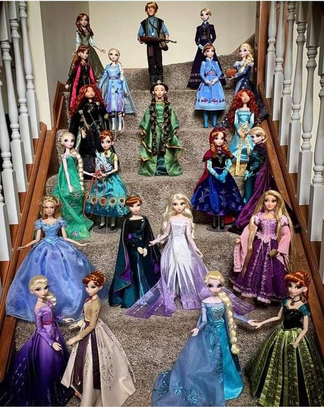 Disney Frozen Dolls, Disney Princess Doll, Disney Barbie Dolls, Frozen Dolls, Barbie Disney, Frozen Elsa Dress, Disney Princess Babies, Barbie Doll Set, Disney Princess Dolls