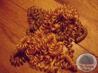 Curly Yarn Doll Hair Tutorial Yarn Doll Hair, Doll Hair Tutorial, Rag Doll Hair, Yarn Wig, Hair Yarn, Doll Making Tutorials, Dolls Hair, Yarn Dolls, Clothespin Dolls