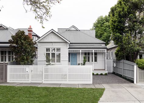 Melbourne Garden, Weatherboard House, Family Compound, Arch Architecture, Albert Park, Melbourne House, House For Rent, Park Homes, The Design Files