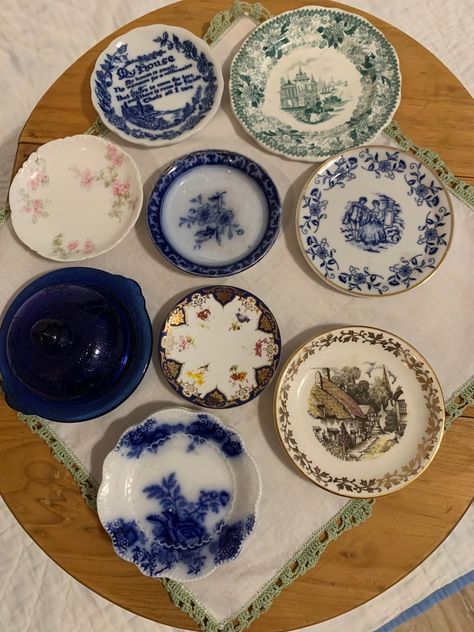 The Savage Pea: Thrift Store Finds! Thrifted Dishes Aesthetic, Thrift Store Wedding Decor, Vintage Thrift Finds, Thrifted Dinnerware, Thrifted Kitchenware, Thrifted Dishes Wedding, Thrift Finds Decor, Thrifted Plates Wedding, Thrifted Dishware