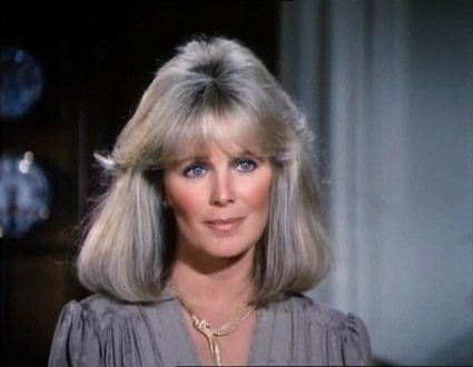 Kiss Kiss, Slap Slap! | Far Flungers | Roger Ebert Crystal Carrington, Dynasty Characters, Lesley Anne Down, Carrington Dynasty, Denver Clan, Polish People, Husky Voice, Linda Evans, Joan Collins