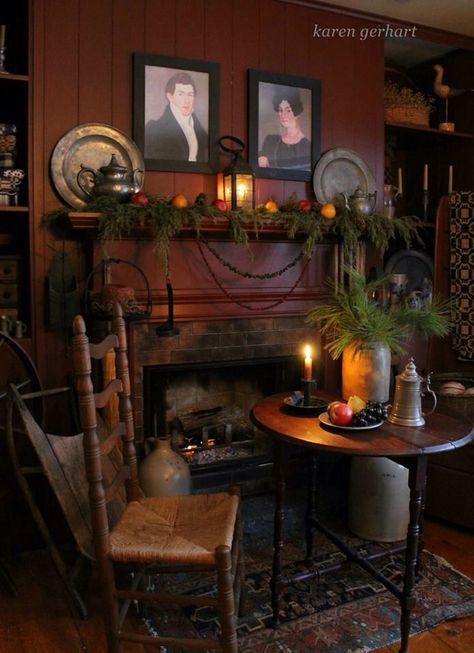 CarolinaBlues : Photo Primitive Fireplace, Early American Decor, Primitive Christmas Decorating, Dickens Christmas, Primitive Living Room, Primative Decor, Colonial Interior, Deco Champetre, Primitive Colonial