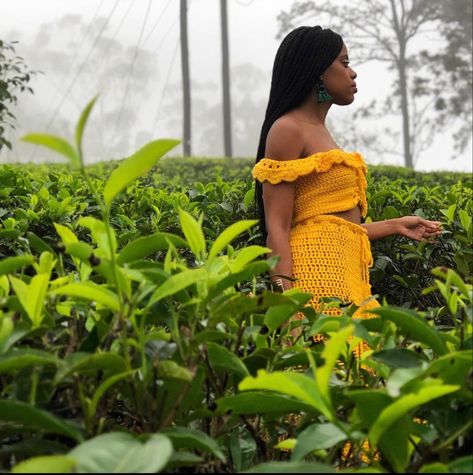 Tea Estate Photography Pose, Tea Lifestyle, Travel Photoshoot, Lifestyle Photoshoot, Tea Estate, Vacation Photography, Travel Pictures Poses, Pics Ideas, Pictures Poses