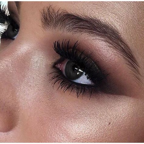 Make Up Designs, Black Smokey Eye, Black Smokey, Smink Inspiration, Beauty Make-up, Makijaż Smokey Eye, Eye Makeup Tips, Natural Eye Makeup, Long Lashes