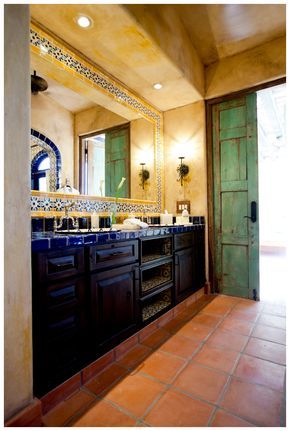 HACIENDA STYLE - Spanish tiled bathroom - Love the colors and overall design. Hacienda Bathroom, Spanish Colonial Decor, Mexican Tile Bathroom, Spanish Style Bathrooms, Spanish Bathroom, Mexican Bathroom, Mexican House, Tile Mirror, Spain House