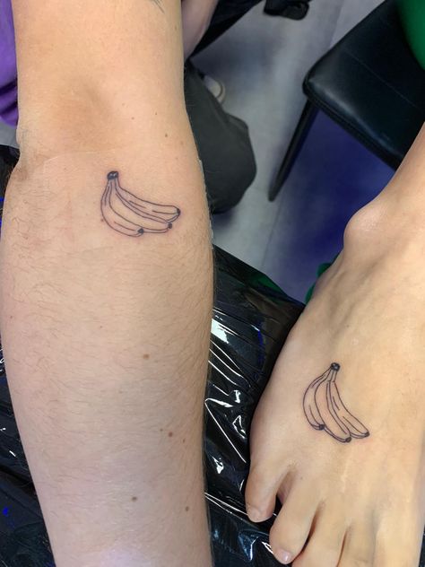 Banana Tattoo Minimalist, Lil Tattoo, Banana Tattoo, Tattoos 2024, Banana Design, Work Tattoo, Cute Tiny Tattoos, Small Banana, Matching Tattoo