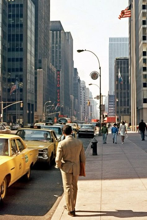 Vintage New York City Photography, Vintage Nyc, Old New York, Tall Buildings, New York Aesthetic, Vintage New York, City Photography, City Street, New York Street