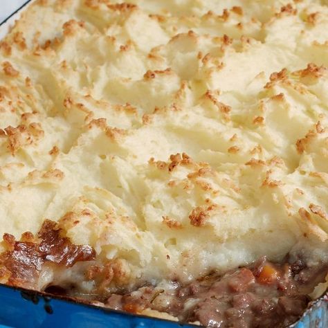 Cottage Pie Recipe, Recipe Instant Pot, Shepherds Pie Recipe, Parmesan Potatoes, Cottage Pie, Shepherd's Pie, Comfort Dishes, Mary Berry, Shepherds Pie