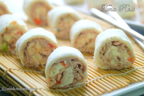 Tuna Rolls Healthy And Unhealthy Food, Pinwheel Appetizers, Pinwheel Recipes, Cooking Bread, Sushi Sandwich, Savory Appetizer, Cabbage Rolls, Cooking Gadgets, Unhealthy Food