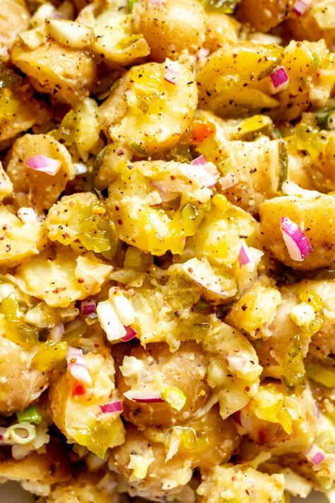 Easy Dill Pickle Potato Salad Recipe (no mayo!) - Grilled Cheese Social Potato Salad Recipe No Mayo, Dill Pickle Potato Salad Recipe, Dill Pickle Potato Salad, Pickle Potato Salad, Potato Salad No Mayo, Fried Corn Recipes, Fried Dill Pickles, Panini Recipes Chicken, Classic Potato Salad