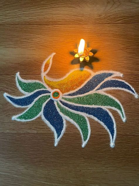 Bailpola Rangoli, Simple Freehand Rangoli Designs, Easy Jhoti Design, Diwali Rangoli Ideas Easy Small Design, Simple Rangoli Kolam Designs With Colour, Small And Easy Rangoli Designs, Small Rangoli Ideas, Simple Colour Rangoli Designs, Border Rangoli Designs Flower