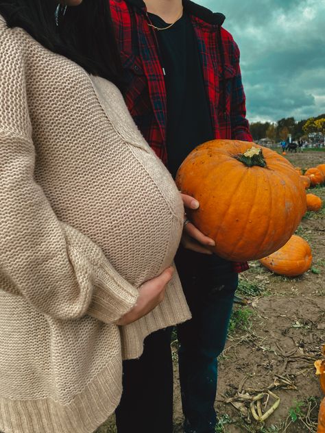 Pregnant Pumpkin Patch Photos, Fall Maternity Photoshoot Pumpkin Patch, Pregnant Pumpkin Patch Outfit, Pumpkin Patch Maternity Photos, Pumpkin Patch Pregnancy Pictures, Pumpkin Patch Maternity Pictures, Pumpkin Patch Outfit Casual, Pumpkin Maternity Photos, Pregnant Pumpkin