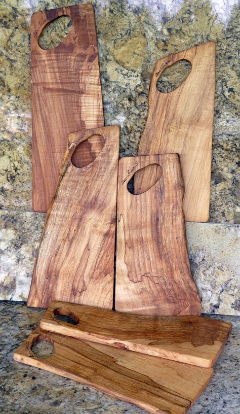 Diy Holz, Wood Creations, Small Wood Projects, Serving Board, Woodworking Tips, Pallet Furniture, Diy Wood Projects, Live Edge, Woodworking Crafts