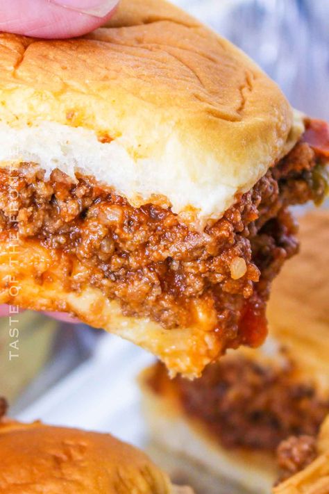 Sloppy Joe Sliders, Sloppy Joes Sliders, Slow Cooker Sloppy Joes, Oven Fried Chicken Recipes, Best Egg Salad Recipe, Pie Crust Recipe Easy, Fluffy Dinner Rolls, Easy Pie Crust, Hearty Dinner Recipes