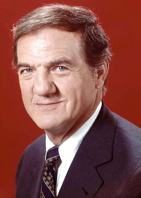 Karl Malden - 03/22/1912 - 07/01/2009 he was 97 when he died. Born in Chicago, Illinois. Karl Malden, Hollywood Golden Era, Classy People, Old Hollywood Stars, Character Actor, Famous Men, Silver Screen, The Good Old Days, Chicago Illinois