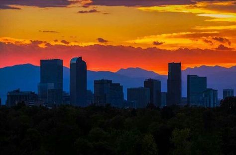 Denver Colorado Skyline Drawing, Denver Skyline Silhouette, Denver Skyline Drawing, Denver City Skyline, Denver Skyline Tattoo, Denver Colorado Skyline, Denver Mountains, Skyline Mural, Skyline Tattoo