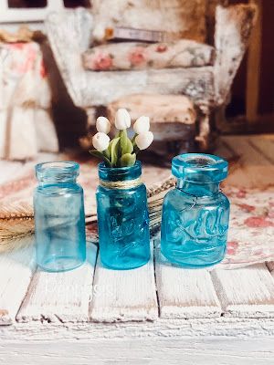 Tiny Glass Jars, Creek House, Mini Project, Tiny Jars, Dollhouse Miniatures Diy, School Glue, Dollhouse Food, Painted Jars, Barbie Diy