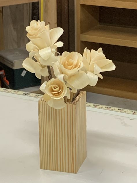 I made some roses from wood shavings Wooden Roses Ideas, Wood Shavings Craft, Wood Shavings, Wooden Roses, Wood Anniversary, Hand Craft, Wooden Crafts, Wood Working, Joinery