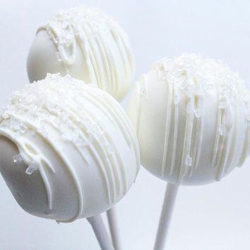 White Chocolate Cake Pops, Wedding Sweets Table, Wedding Day Cake, Cloud Baby Shower Theme, Sweets Table Wedding, White Cake Pops, Wedding Shower Cakes, Chocolate Cake Pops, Wedding Cake Pops