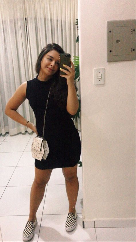 #instagram #ootd #outfit #inspiration #look #fashion #vestido #dress #preto #black #vans Vans Dressy Outfit, Black Vans, Ootd Outfit, Look Fashion, Tshirt Dress, What To Wear, Shirt Dress, Ootd, How To Wear