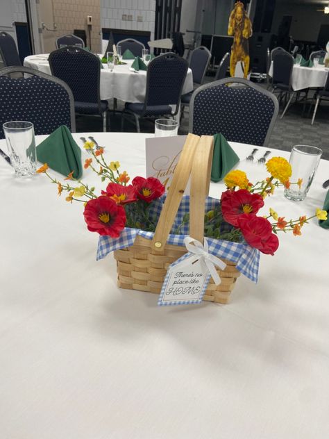 Wizard Of Oz Tablescape, Wizard Of Oz Gift Basket, Wizard Of Oz Flower Arrangements, Wizard Of Oz Centerpieces Diy, Wizard Of Oz Themed Party Decor, Wizard Of Oz Table Centerpieces, Wizard Of Oz Bridal Shower Ideas, Wizard Of Oz Prom Theme, Wizard Of Oz Centerpiece Ideas