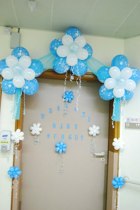 Hospital Decoration, Deco Ballon, Idee Babyshower, Flower Door, Baby Shower Deco, Diy Balloon Decorations, Birthday Balloon Decorations, Balloon Columns, Balloon Decorations Party