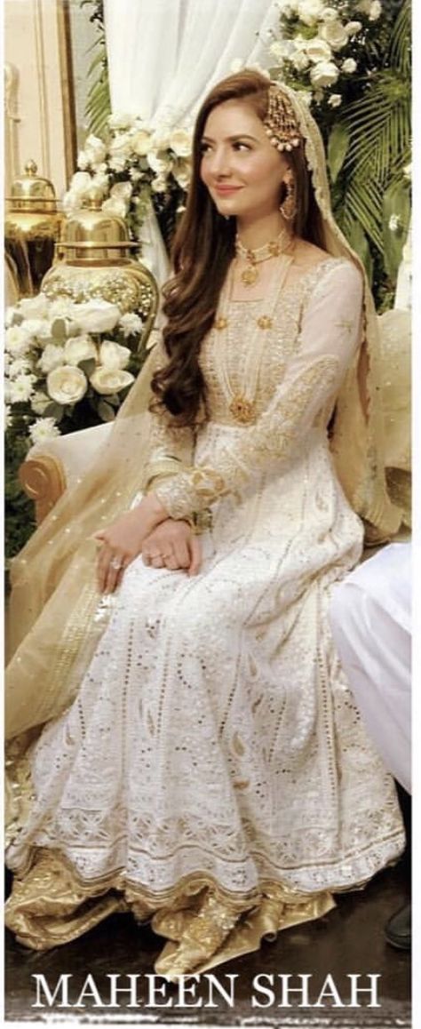 Nikkah bride Nikkah Outfit For Bride, Hairstyle For Nikkah, Nikah Hairstyles Pakistani, Nikkah Bride Hairstyle, Nikah Hairstyles, Nikkah Dresses For Bride, Nikkah Hairstyles Brides, White And Golden Nikkah Dress, Nikkah Makeup Looks