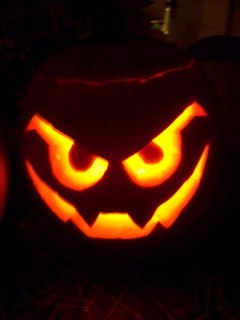 https://flic.kr/p/7bhK1L | Halloween Pumpkins | Jack made a cyclops pumpkin with a deranged grin.  I made a leering vampire. Vampire Carved Pumpkin, Halloween Pumpink Carving Ideas, Vampire Pumpkin Carving Ideas, Cyclops Pumpkin Carving, Vampire Jack O Lantern, Pumpkin Carving Ideas Vampire, Pumpkin Carving Vampire, Vampire Pumpkin Carving, Cyclops Pumpkin