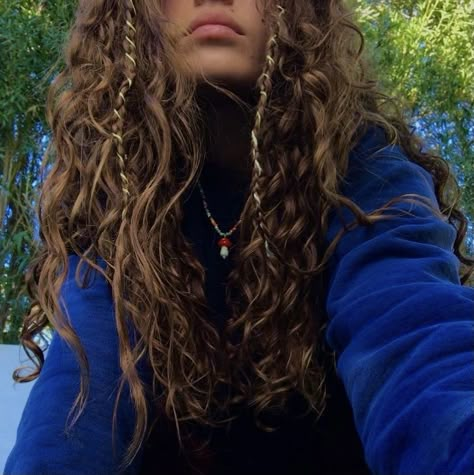 Curly Pirate Hair, H2o Hairstyles, Fairy Curly Hair, Hippie Curly Hair, Long Hippie Hair, Hippy Hair, Hippie Hairstyles, Hippie Hair, Fairy Hair