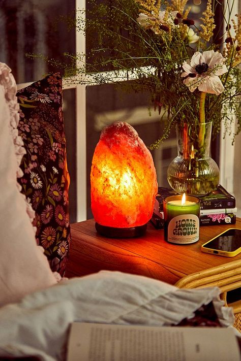 Salt Lamp Decor, Room Aesthetic Decor, Uni Bedroom, Dorm Room Colors, Pink Himalayan Salt Lamp, Bedroom Gifts, Fun Lights, Pink Salt Lamp, House Garden Ideas