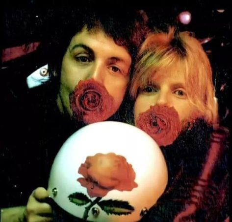 The Beatles Red Aesthetic, Paul And Linda, Wings Band, Beatles Rare, Beatles Girl, Band On The Run, Paul Mccartney And Wings, Paul And Linda Mccartney, Pattie Boyd