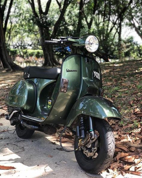 Green Vespa, Lml Vespa, Vespa P200e, Electric Moped Scooter, Vespa Px 200, Vespa Px 150, Vespa Px 125, Piaggio Scooter, Vespa Bike