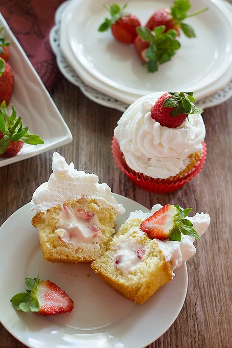 Strawberry Cheesecake Cupcakes are a match made in heaven! Enjoy them the most by adding some strawberries! They are fluffy, fresh and irresistibly delicious! Stuffed Cupcakes, Strawberry Cheesecake Cupcakes, Cupcakes Strawberry, Strawberry Swirl Cheesecake, Fruity Recipes, Cheesecake Cupcakes, Coconut Cream Pie, Strawberry Cupcakes, Köstliche Desserts